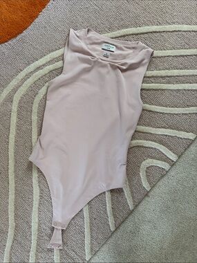 Aritzia Original Contour Crew Bodysuit